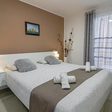Apartman Juraj I Matej Vrsar Exterior photo