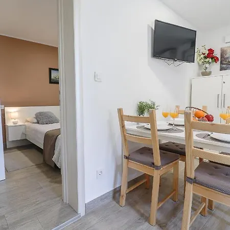Apartman Juraj I Matej Vrsar Exterior photo